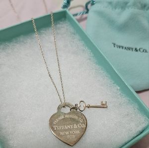 Return to tiffany heart tag key pendant